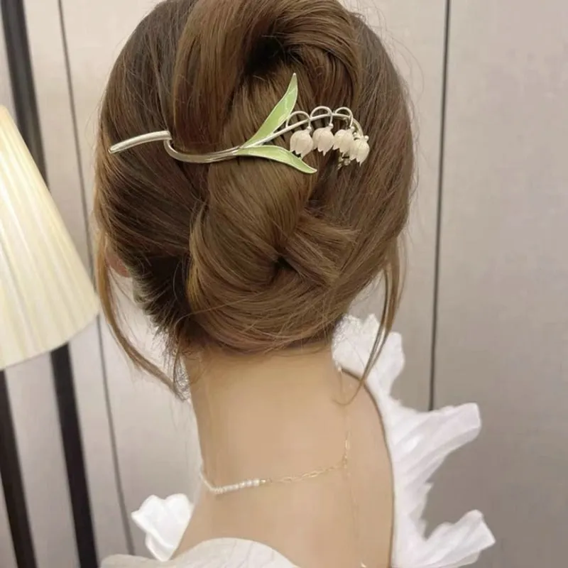 Dainty Floral Hair Claw Clip