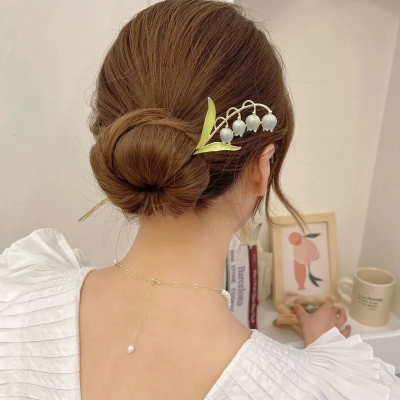 Dainty Floral Hair Claw Clip