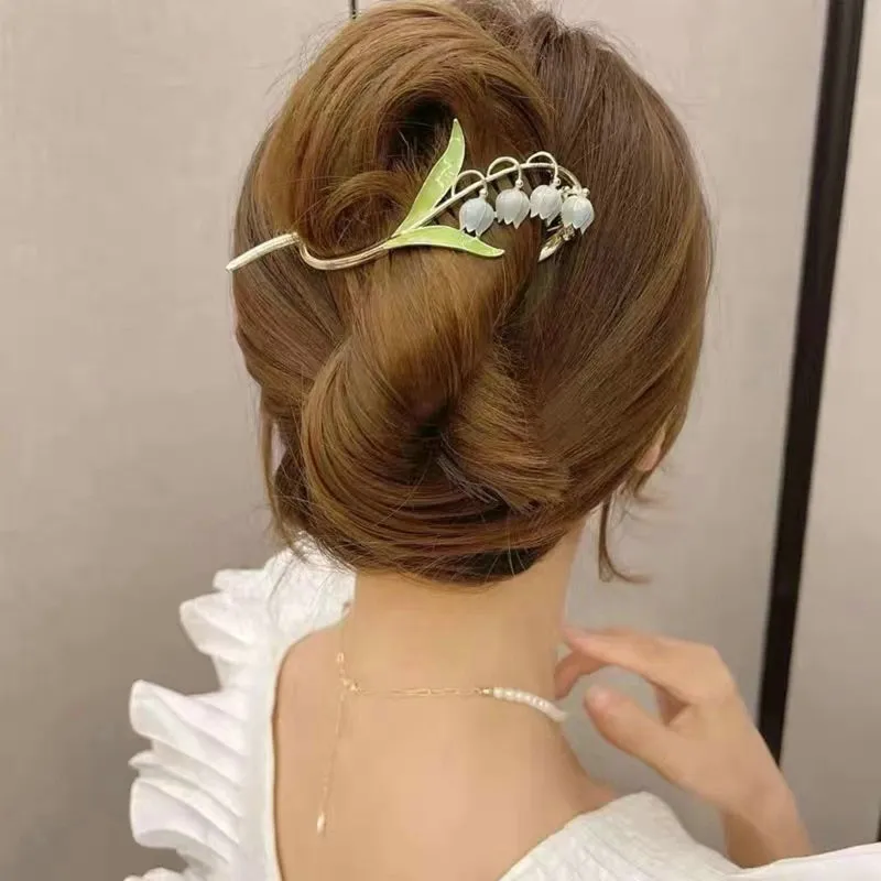 Dainty Floral Hair Claw Clip