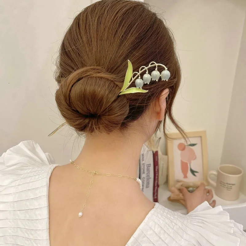 Dainty Floral Hair Claw Clip