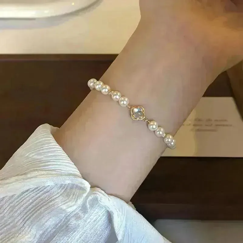 Exquisite Pearl Bracelets for Elegant Women.