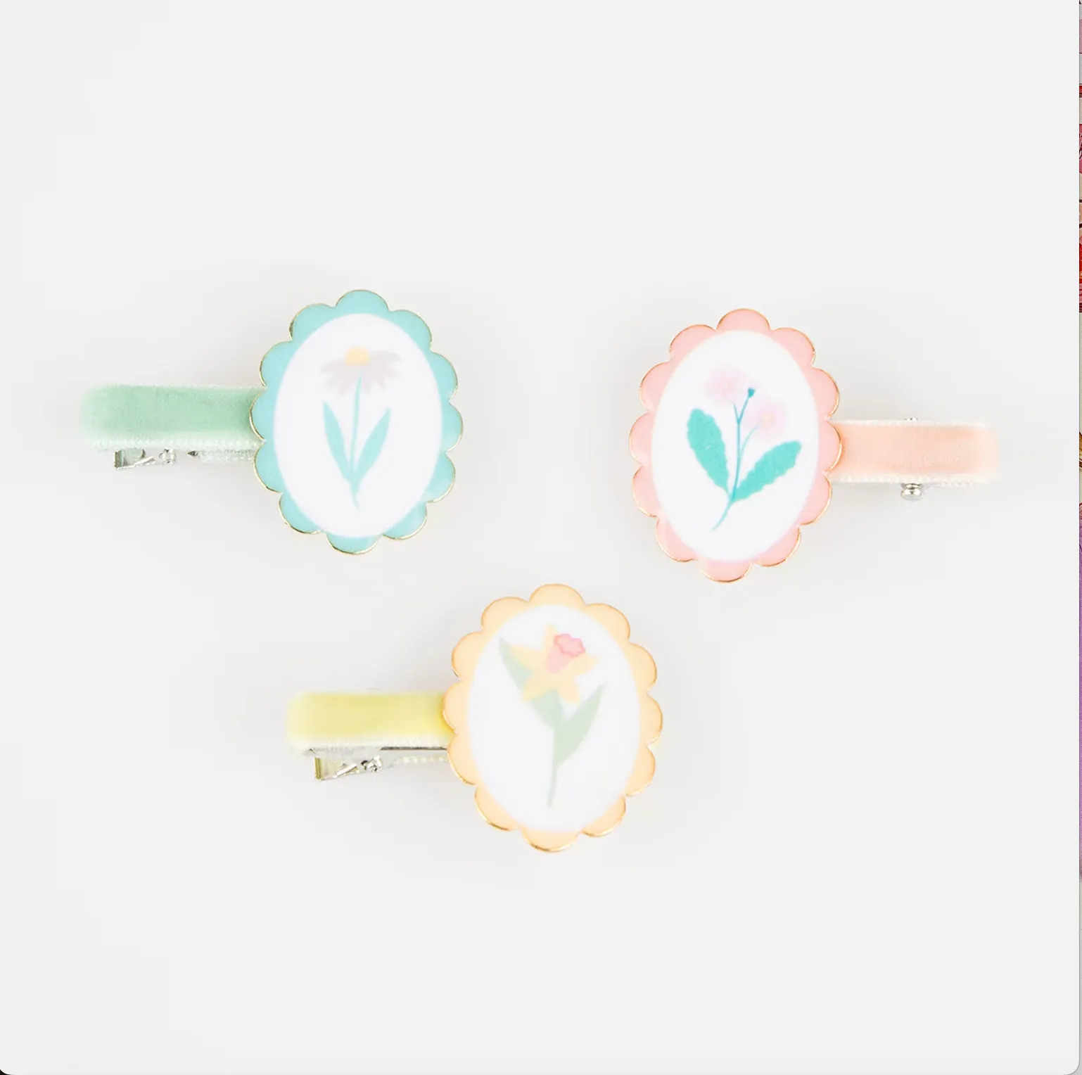 Flower Cameo Hair Clips (x6)