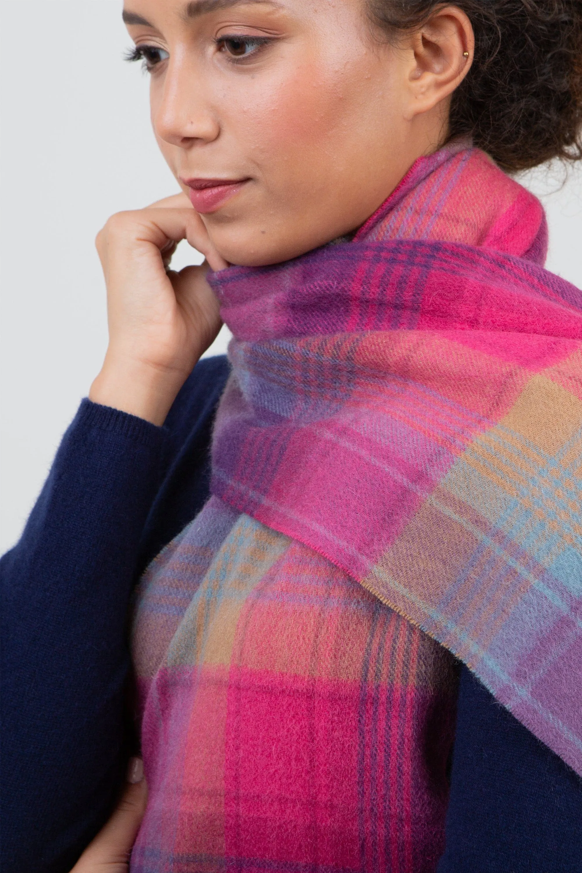 Repeat Edge Lambswool Scarf - Pink